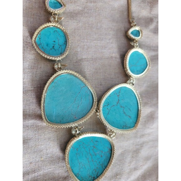 KENDRA SCOTT Rebecca Gold Plated Chunky Turquoise Statement Necklace - Picture 3 of 16